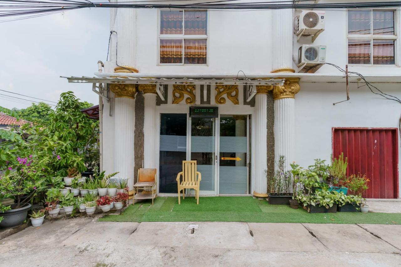 Reddoorz Syariah Near Universitas Borobudur Jakarta Exteriér fotografie